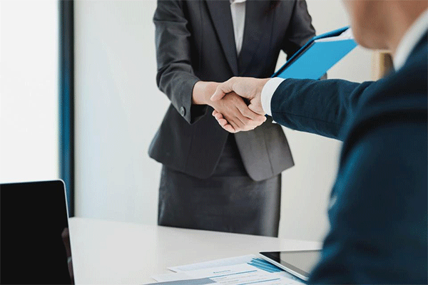 استخدام نیروی خانم مسلط به ترکی استانبولی و انگلیسی متوسط