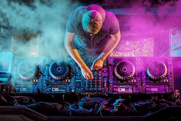 دی جی فونیکس DJ Phoenix