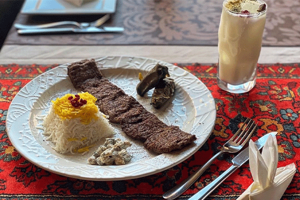 کافه رستوران موموس Momos Grills Cafe&Restaurant