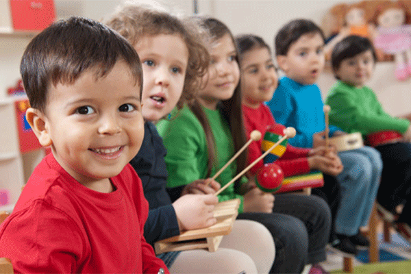 کلاس‌های موسیقی و بازی دارکوب کوچولو Petit pivert