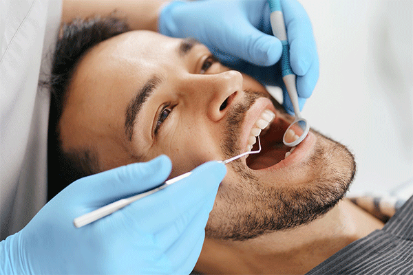متخصص جراحی دندان دکتر مازیار شهداد دولتشاهی