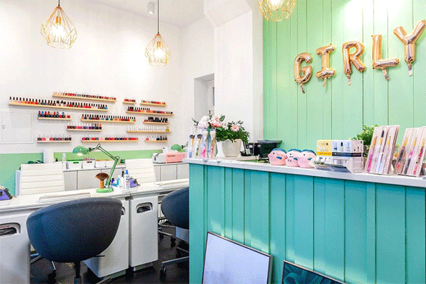 سالن زیبایی دخترانه Girly Beauty Lounge