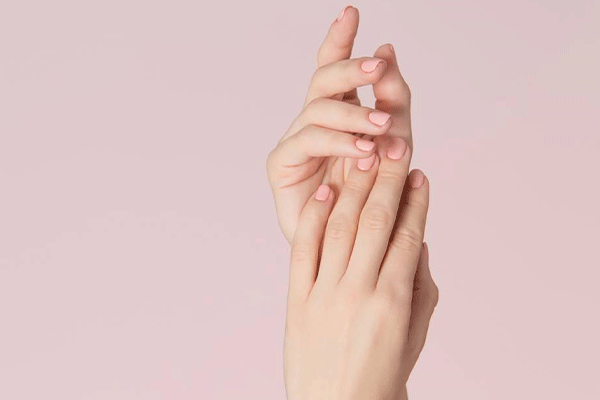 استخدام ناخن کار