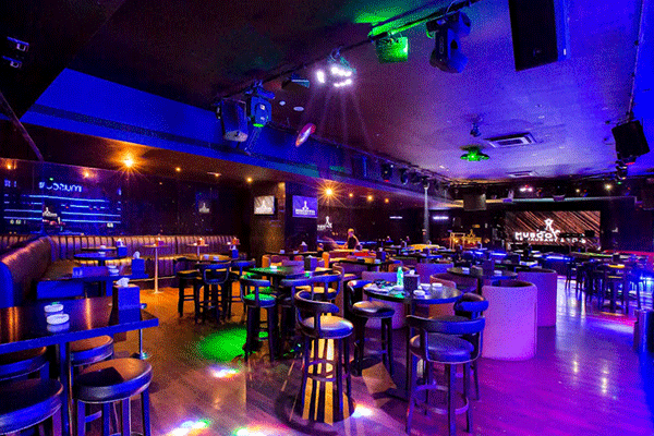 کافه کلاب موسکوویتسMuscovites Night Club & Lounge
