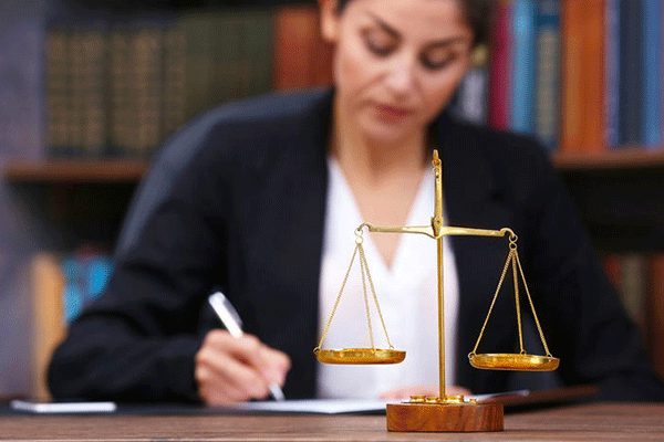 خانم یاسمن شعاعی نیا