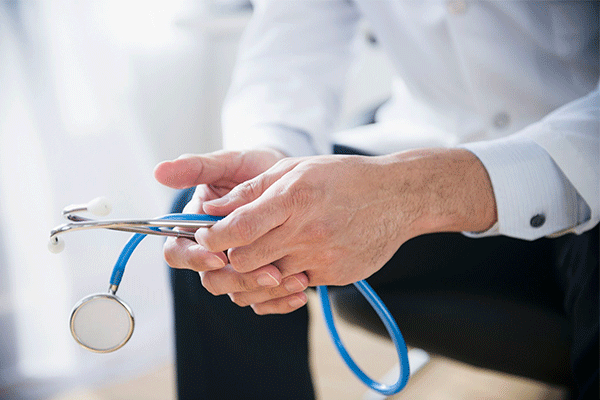 پزشک عمومی دکتر دیوید رامین اسجودی Dr. David Ramin Assjodi General Practitioner