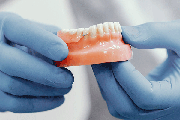 دندانپزشک دکتر امیر حسین گلخورشیدیDr. Amirhossein Golkhorshidi Dentist