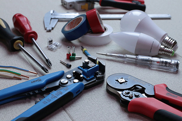 برقکاروتعمیرکار وسایل منزل آقای رمضانی مجاور Mr. Ramzani Mojaveri Electrician&Appliance Repair