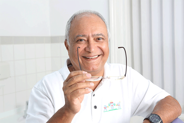 دندانپزشک آقای دکتر یزدان هنروش  Dr. Yasdan Honarwasch Dentist