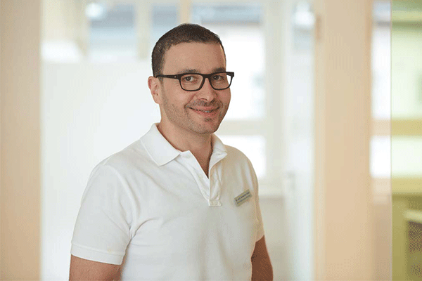 متخصص پوست دکتر الکساندر جلالی  Dr. Alexander Jalali Dermatologist
