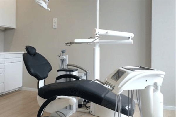دندانپزشک دکتر احمد رضا حکیمیDr. Ahmad-Reza Hakimi Dentist