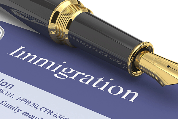 خدمات مهاجرت و املاک خانم منیژه معینی Ms. Manijeh Moieni Immigration Service&Real Estate