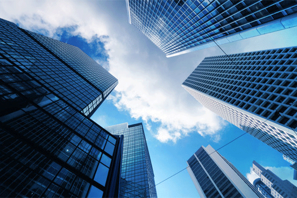 مشاور املاک ایرانی تیا معتمدی Real estate consultant Tia Motamedi