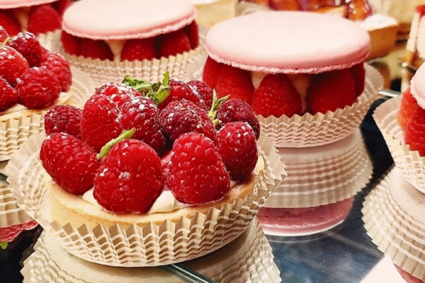 نان و شیرینی L’ Avanue Bakery