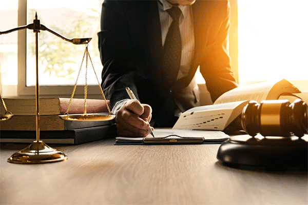 وکیل ایرانی یوسف سروری