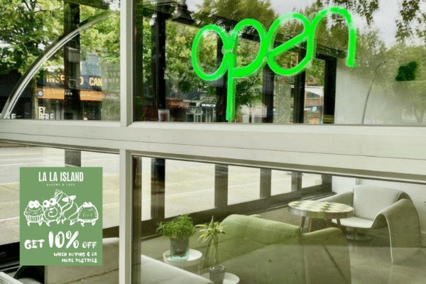 کافه لا لا آیلند La La Island Bakery & Cafe