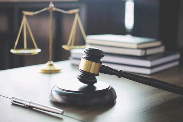 وکیل ایرانی مسعود زنگنه
