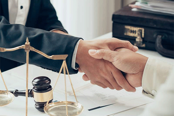 وکیل خدمات حقوقی علیرضا منصوری