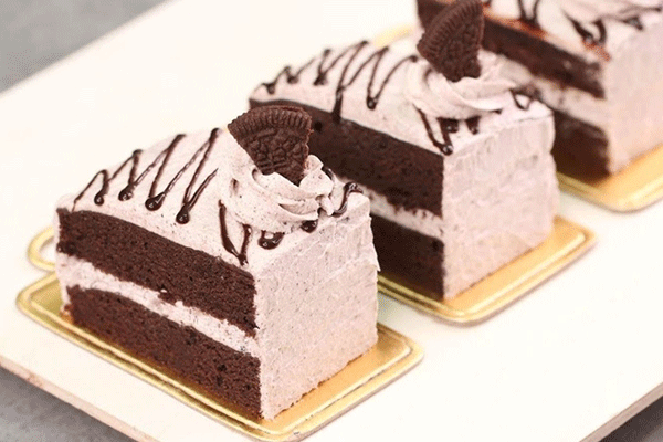 کیک و شیرینی ایرانی ثریا Soraya Pastry