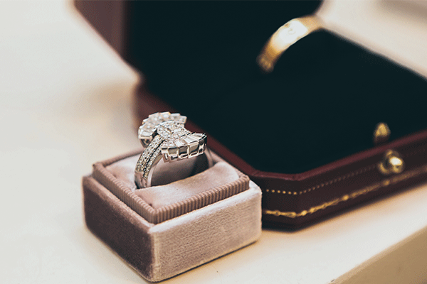 جواهر فروشی کیوسک طلایی Gold Kiosk Jewelry Store