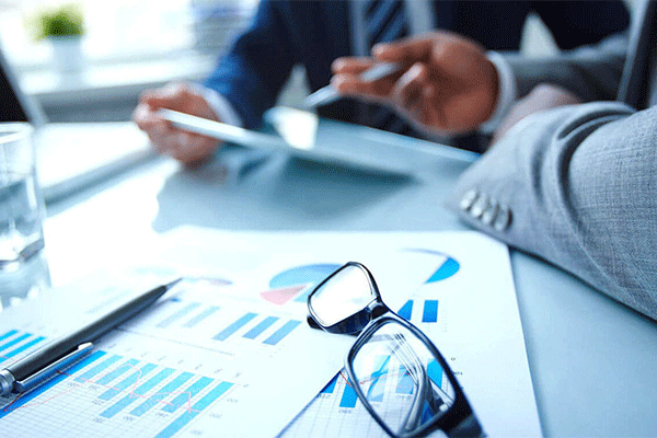 مشاور مالیاتی ایرانی مهدی تاجداری