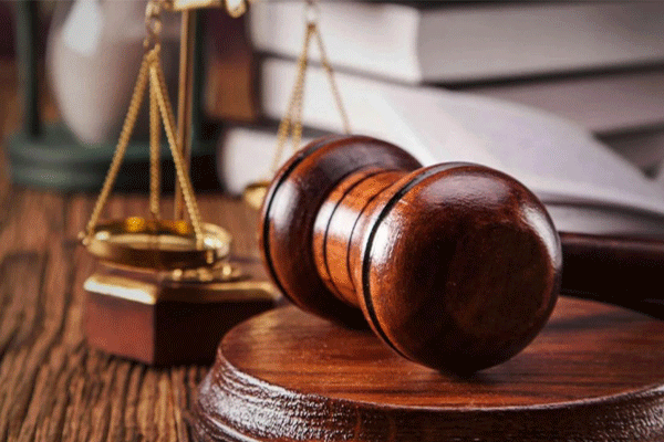 وکیل ایرانی آقای کوروس لاهوتی