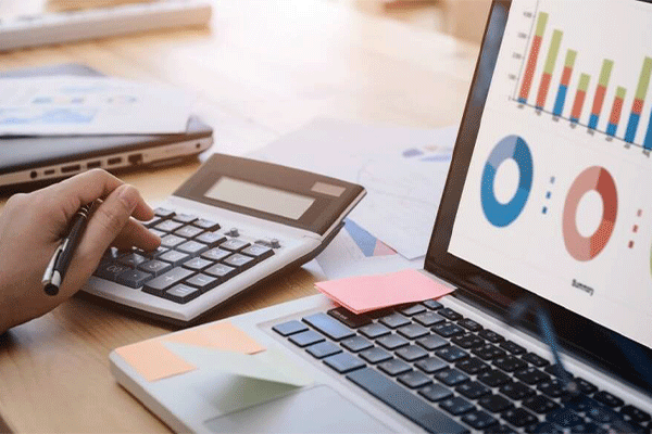 حسابدار آقای حسن نراقی Mr. Hassan Naraghi Accountant