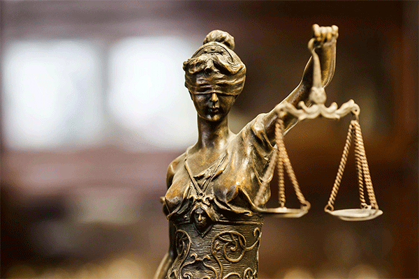 وکیل ایرانی خانم آسما ناصری