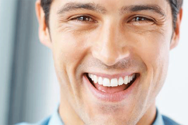 دندانپزشک دکتر فرزاد مبینی